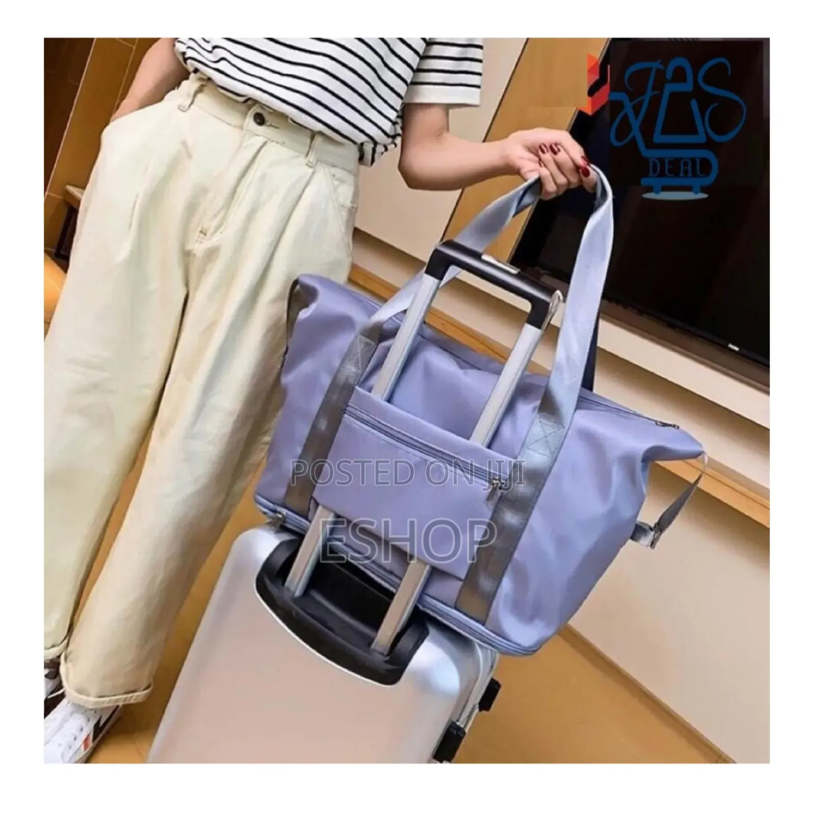 . **Water-Resistant Foldable Gym Travel Bag**