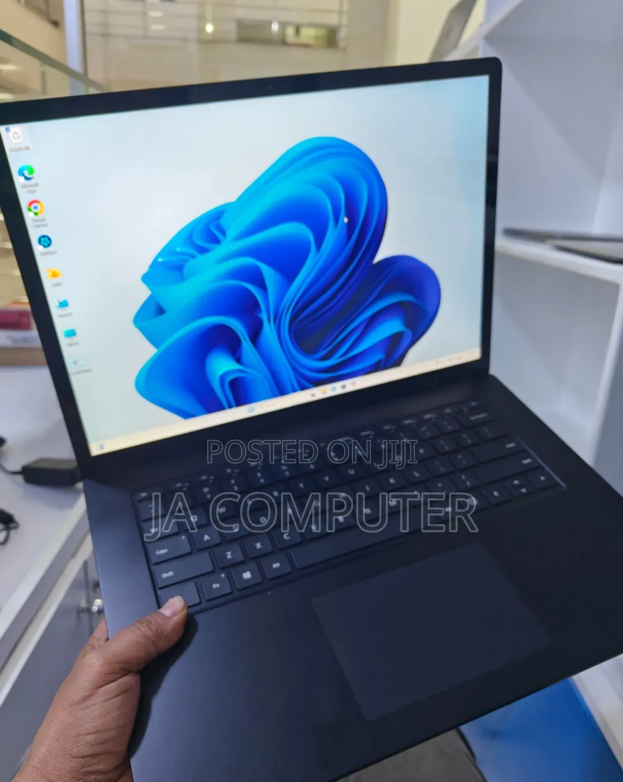 New Laptop Microsoft Surface 3 8GB AMD Ryzen 5 SSD 256GB