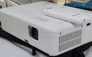 Photo - Brand New Epson Projector Co-W01 With Bag and Remote Epso