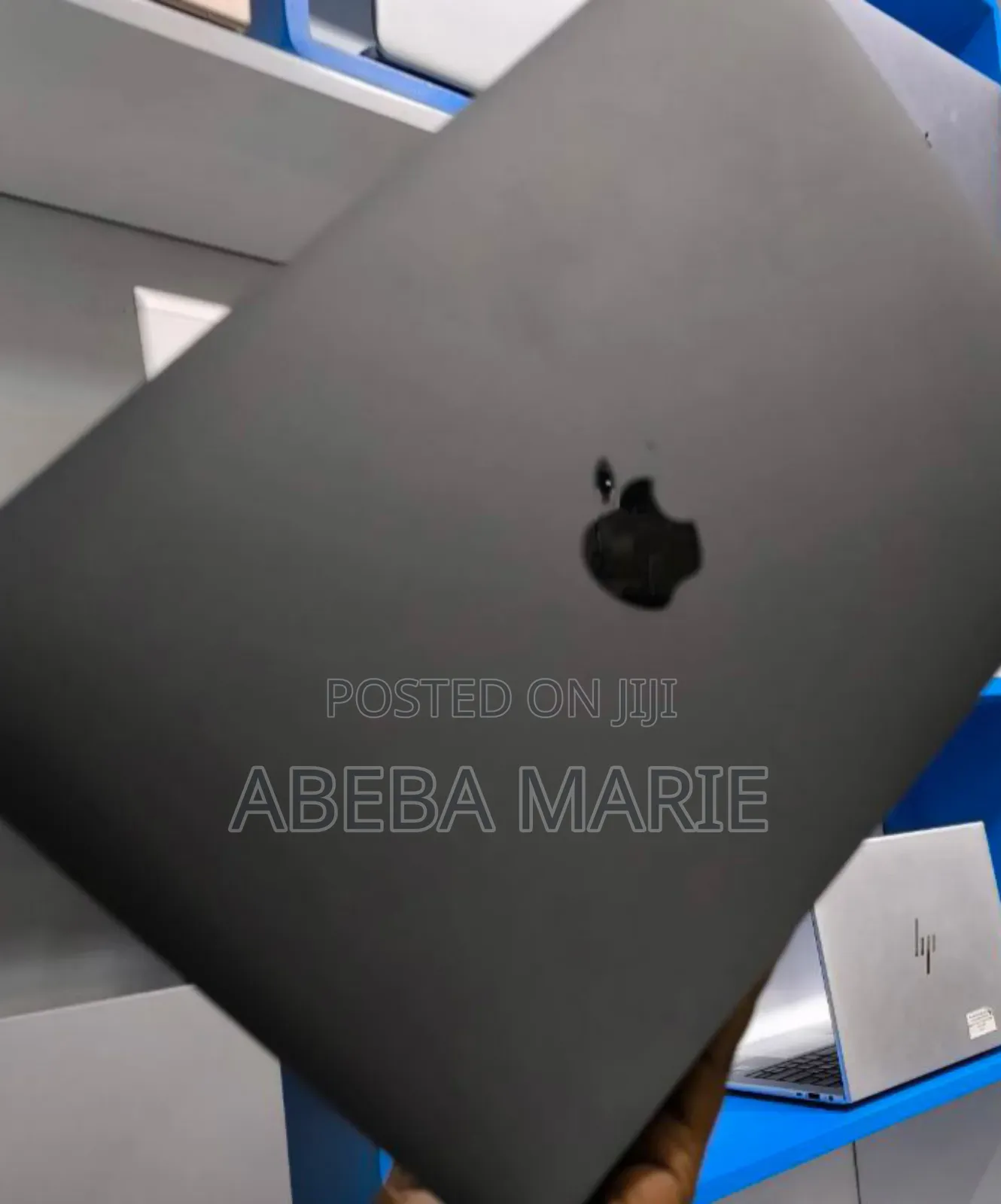 New Laptop Apple MacBook Pro 2022 M2 8GB Apple M2 SSD 256GB