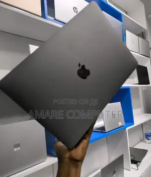 New Laptop Apple MacBook Pro 2019 16GB Intel Core I7 SSD 512GB