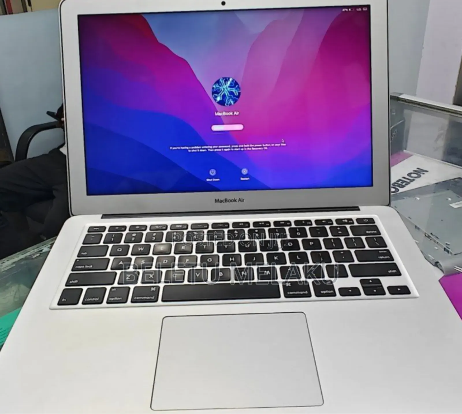 New Laptop Apple MacBook Air 2017 8GB Intel Core I5 SSD 128GB
