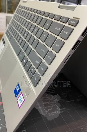 New Laptop HP Envy X360 8GB Intel Core Ultra 5 SSD 512GB