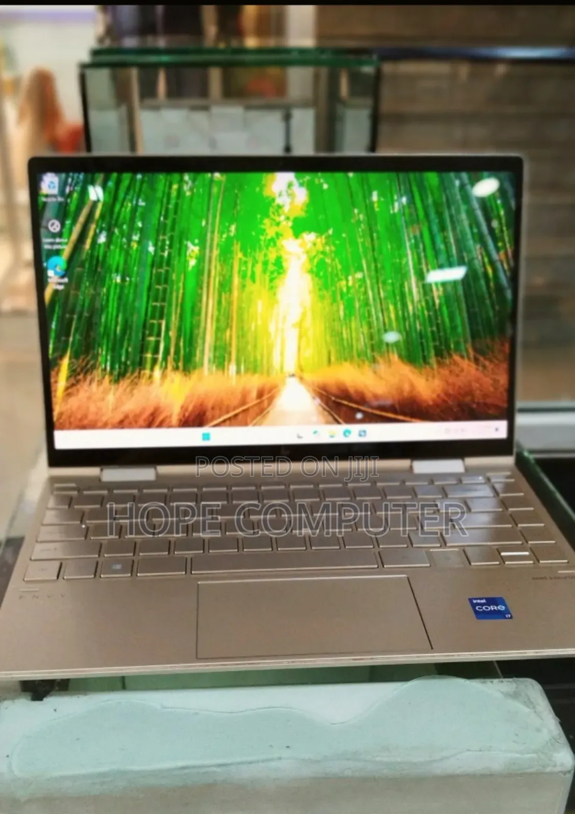 New Laptop HP Envy X360 8GB Intel Core I7 SSD 1T