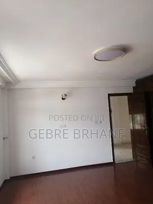5bdrm Apartment in Apartment, Yeka for rent