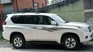 Toyota Land Cruiser Prado 2014 White