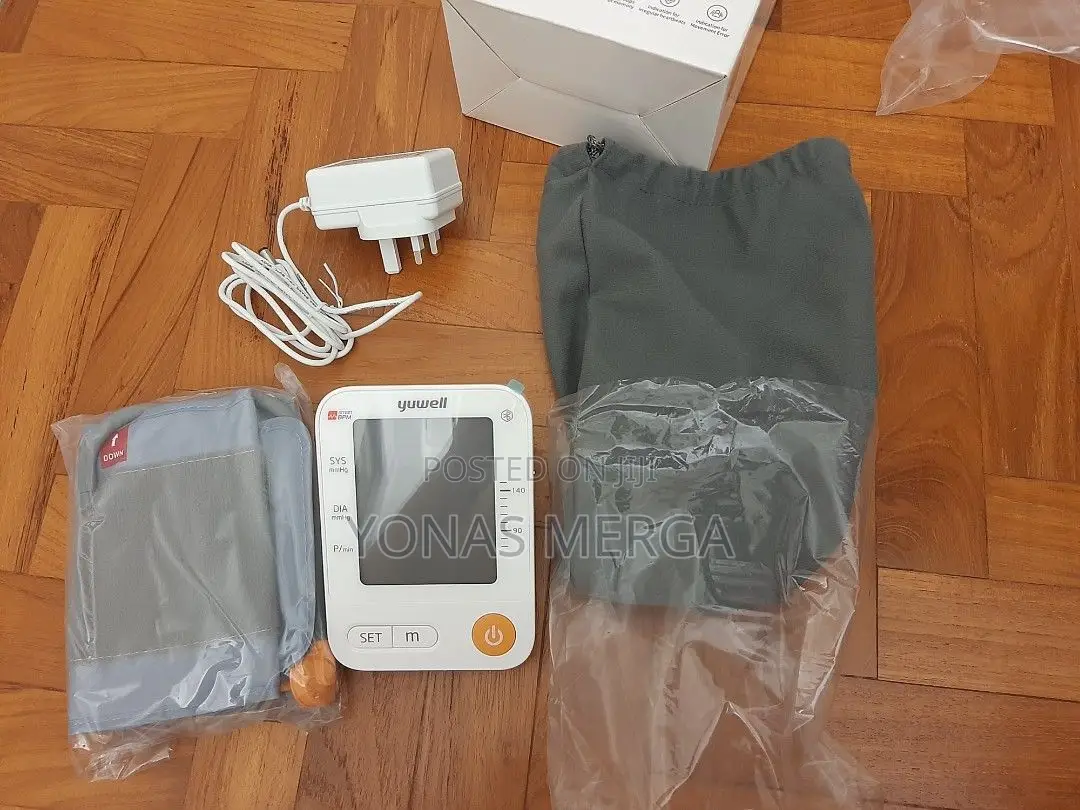 Blood Pressure Monitor፩矞brand: Yuwell.
Size: 14 X 18 X 9 Cm.