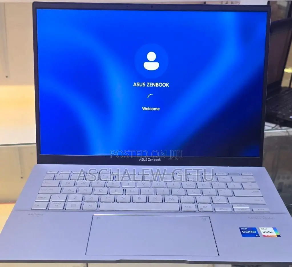 New Laptop Asus ZenBook 13 UX331UN 16GB Intel Core I7 SSD 1T