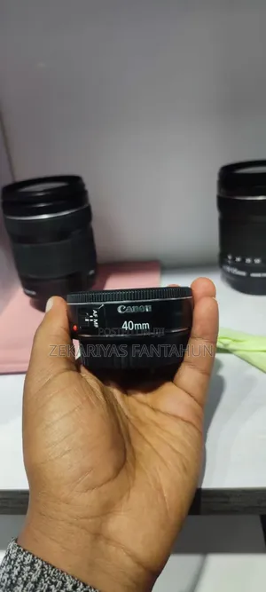 Photo - Canon 40mm Fixed Lens