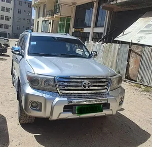 Photo - V8 20,000 for Rent