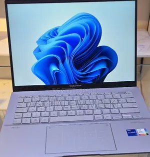 New Laptop Asus ZenBook UX330UA 16GB Intel Core I7 SSD 1T