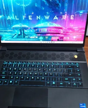 New Laptop Alienware M17x R2 16GB Intel Core I7 SSD 1T