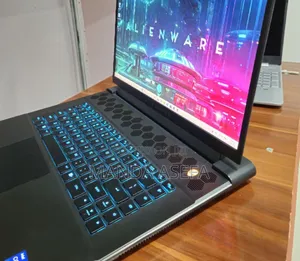 New Laptop Alienware M17x R2 16GB Intel Core I7 SSD 1T