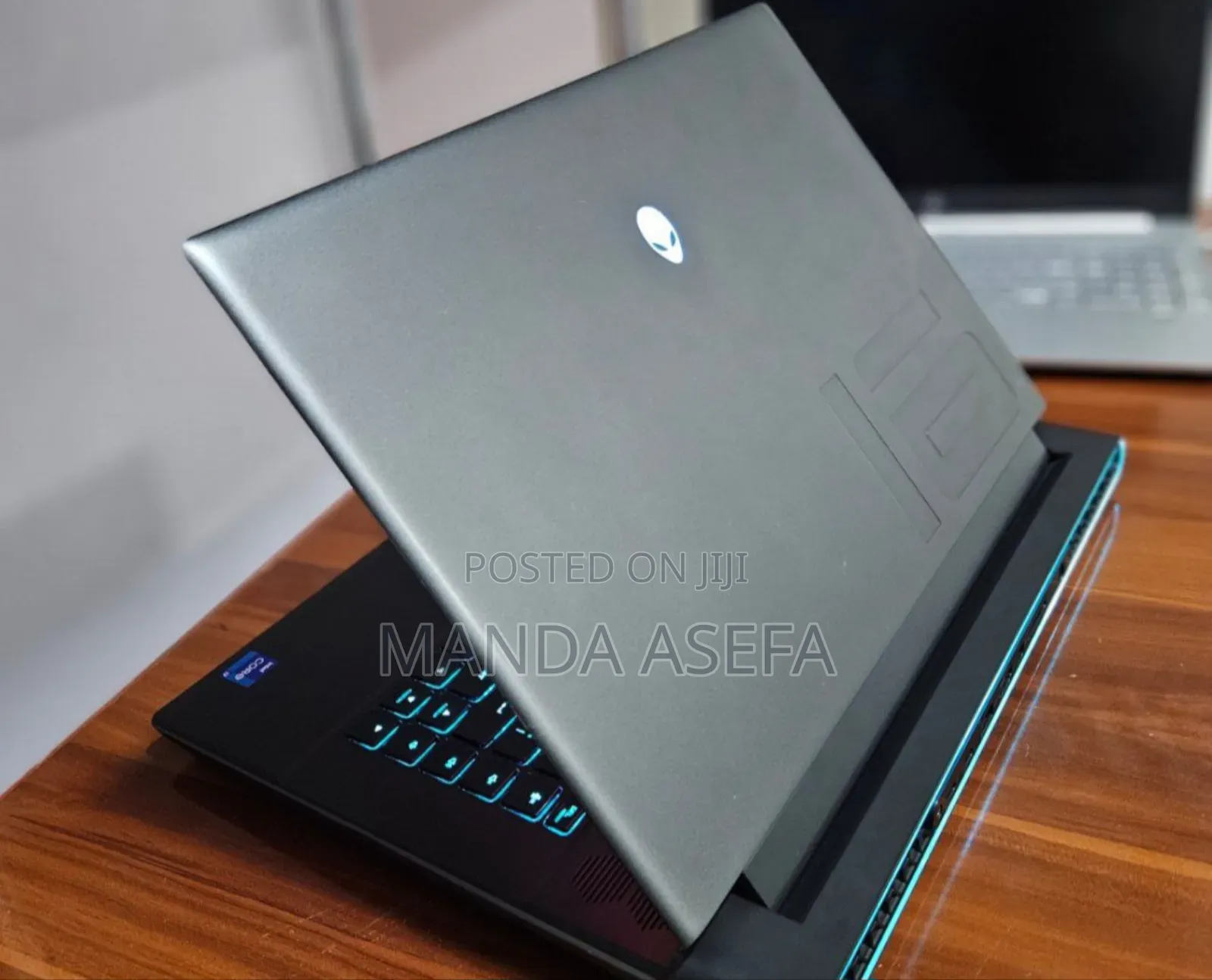 New Laptop Alienware M17x R2 16GB Intel Core I7 SSD 1T