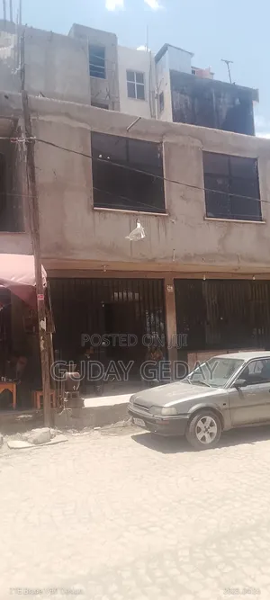 Furnished 4bdrm Maisonette in Akaky Kaliti for sale