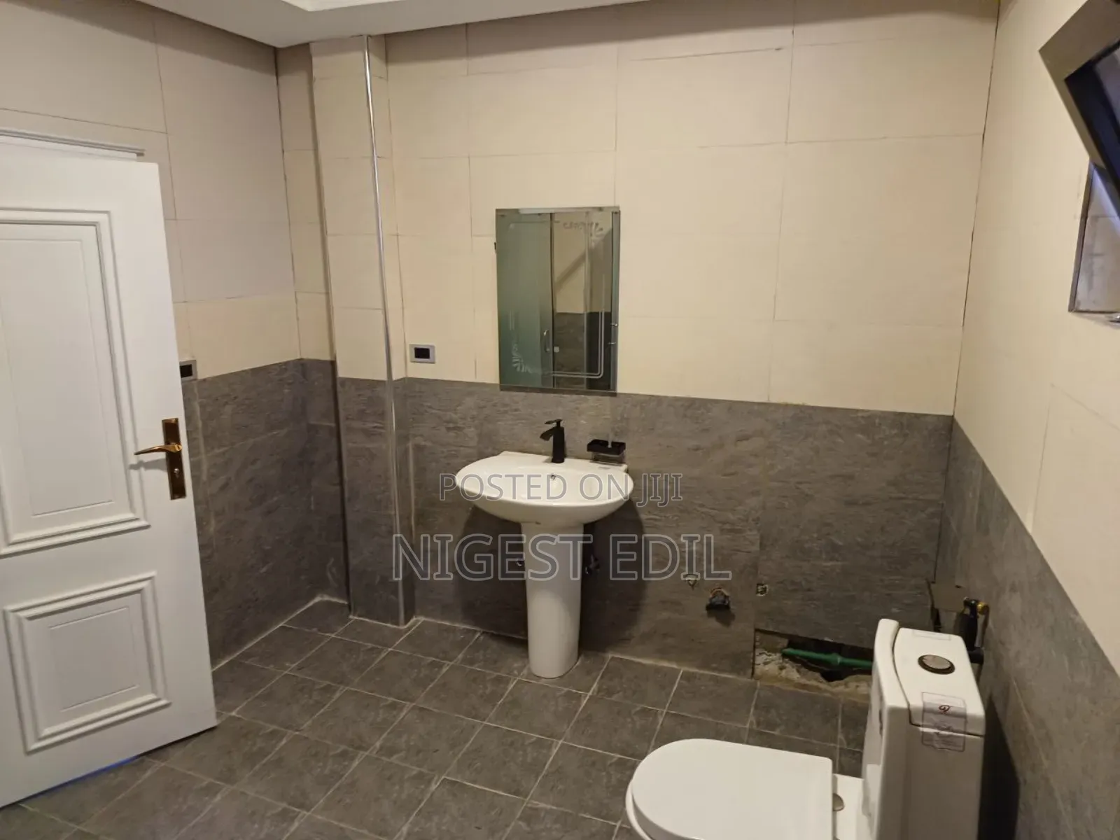 7bdrm Mansion in Addis Ababa, Nifas Silk-Lafto for rent