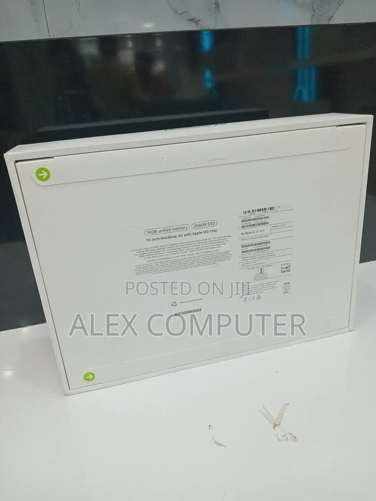 New Laptop Apple MacBook Air 2024 M3 13-Inch 16GB Apple M3 SSD 256GB