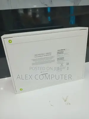 New Laptop Apple MacBook Air 2024 M3 13-Inch 16GB Apple M3 SSD 256GB