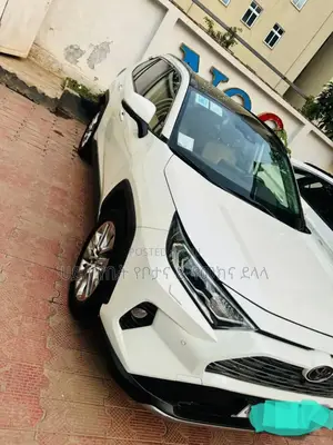 Photo - Toyota RAV4 2014 White