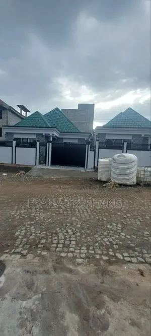 Photo - 5bdrm House in Villa, Bole for rent