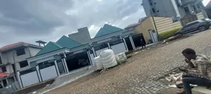 5bdrm House in Villa, Bole for rent