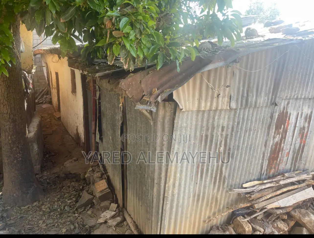 ፈራሽ ቤት ያለዉ በካርታ 200