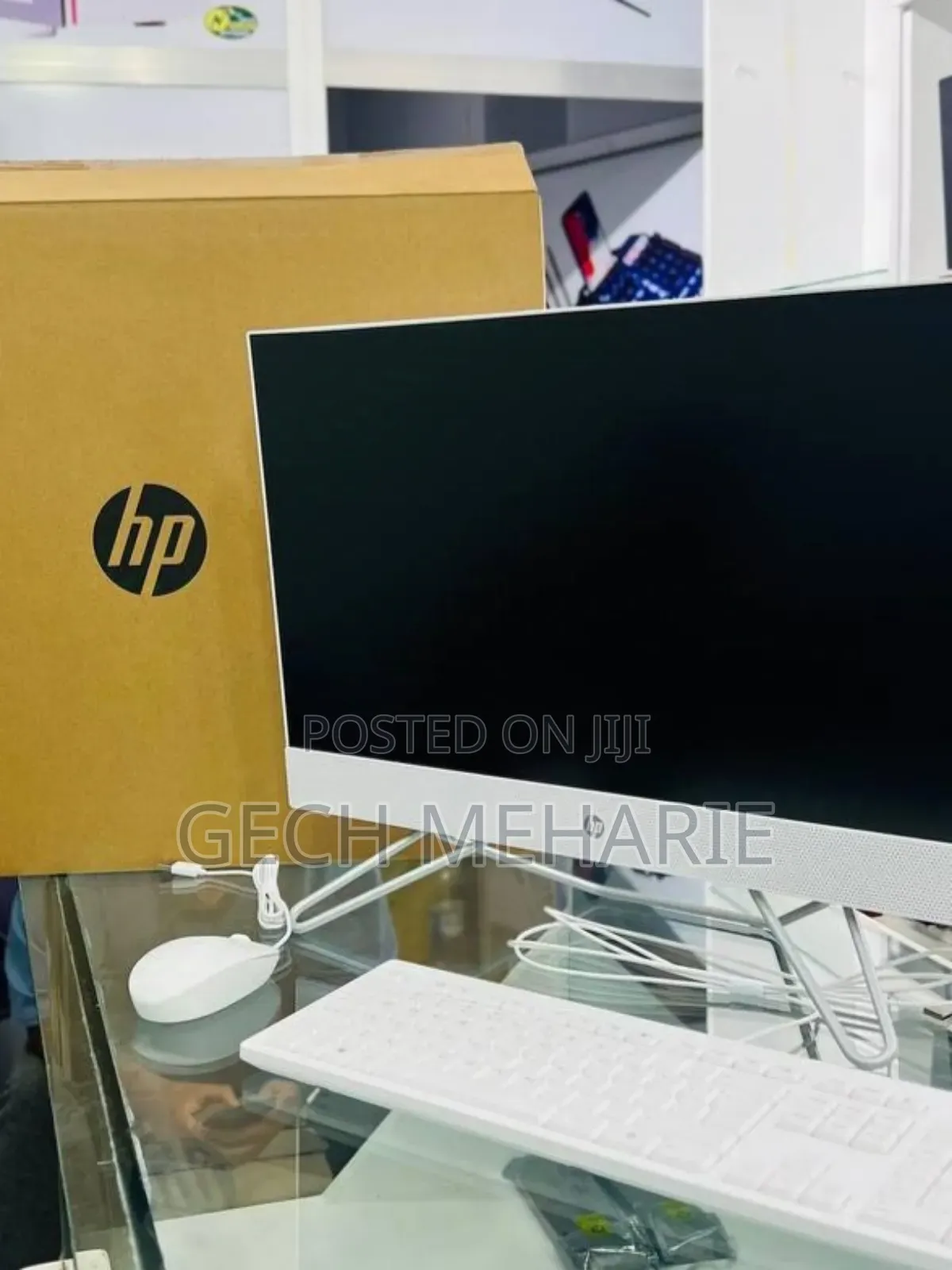 New HP 200 G4 22 All-in-One 8GB Intel Core I7 SSD 512GB