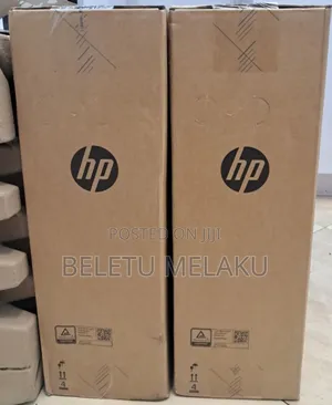 Photo - New HP 200 G4 22 All-in-One 8GB Intel Core I7 SSD 512GB