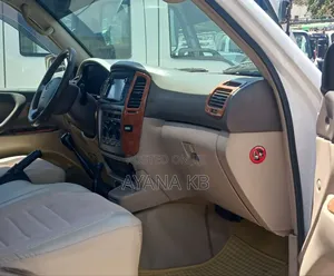 Toyota Land Cruiser 2006 White