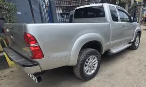 Toyota Hilux 2013 Silver
