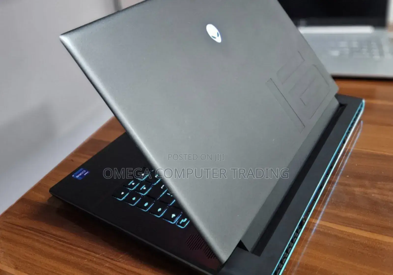 New Laptop Alienware M17x R2 16GB Intel Core i7 SSD 1T