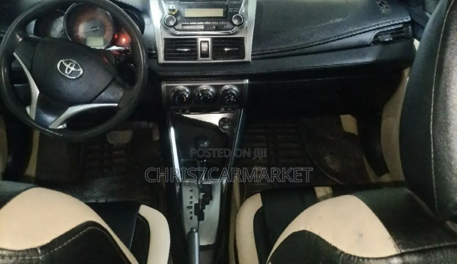 Toyota Yaris SE Hatchback 5dr 2016 Silver