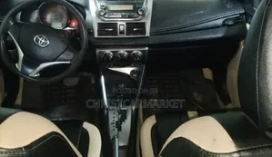 Toyota Yaris SE Hatchback 5dr 2016 Silver