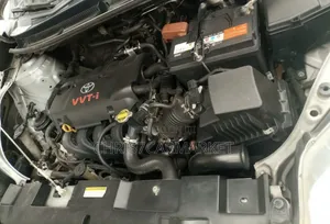 Toyota Yaris SE Hatchback 5dr 2016 Silver