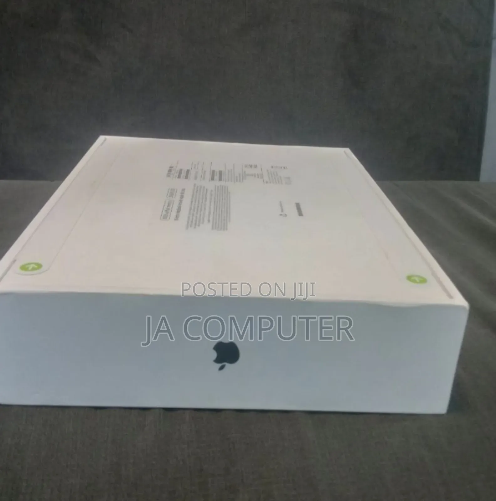 New Laptop Apple MacBook Air 2024 M3 13-Inch 16GB Apple M3 SSD 256GB