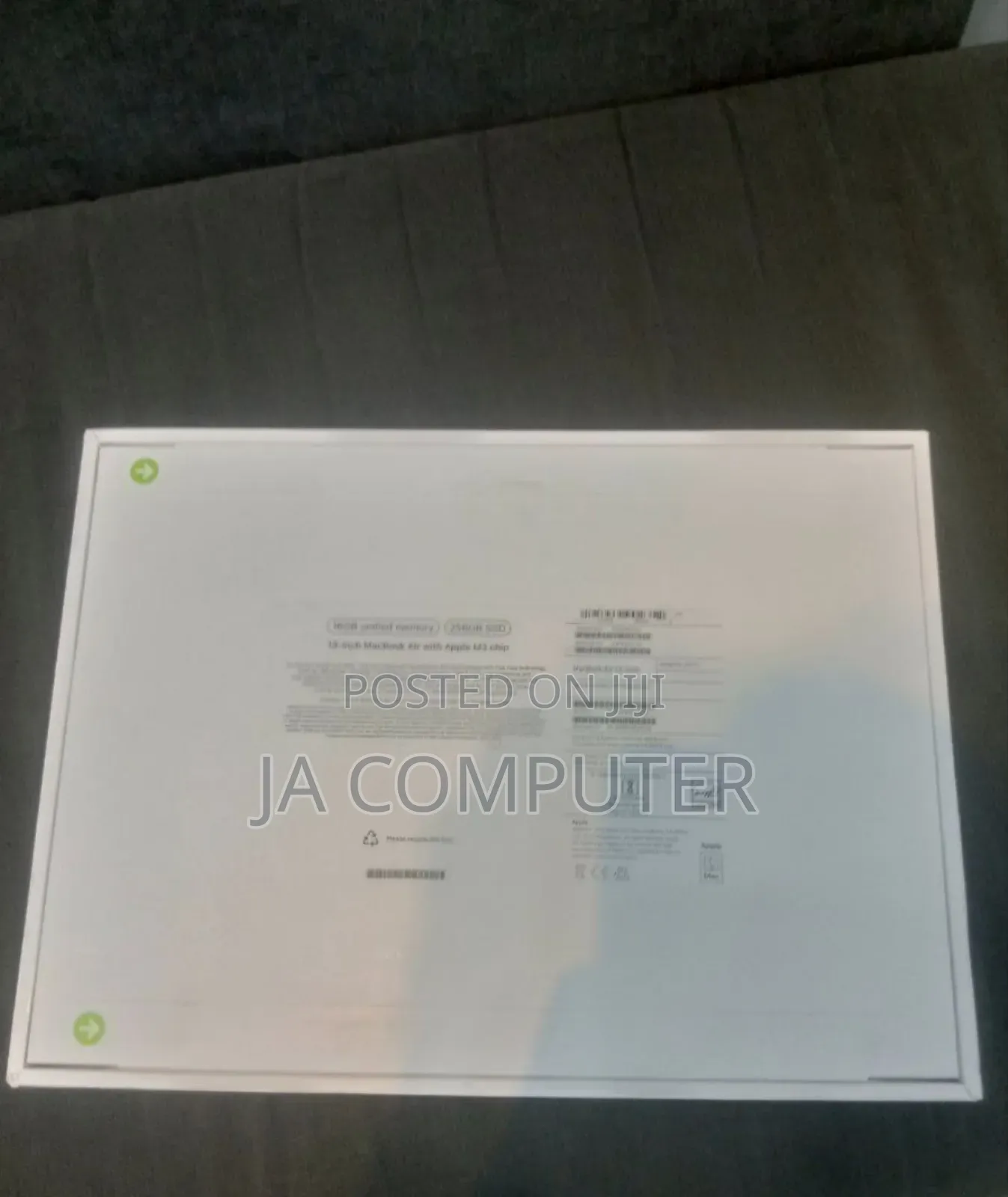 New Laptop Apple MacBook Air 2024 M3 13-Inch 16GB Apple M3 SSD 256GB