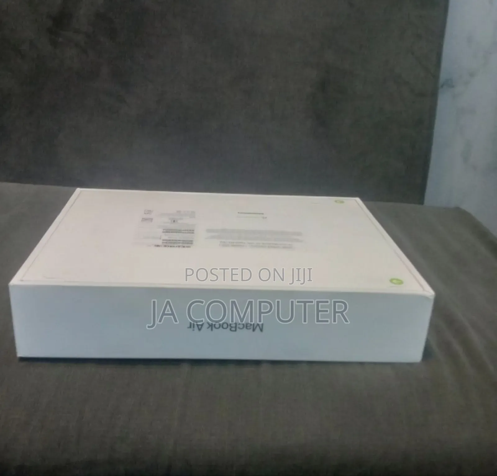 New Laptop Apple MacBook Air 2024 M3 13-Inch 16GB Apple M3 SSD 256GB