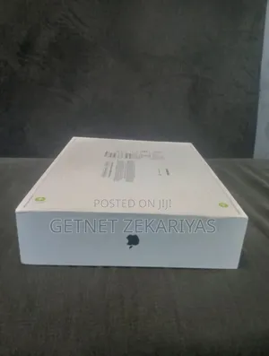 Photo - New Laptop Apple MacBook Air 16GB Apple M3 SSD 256GB