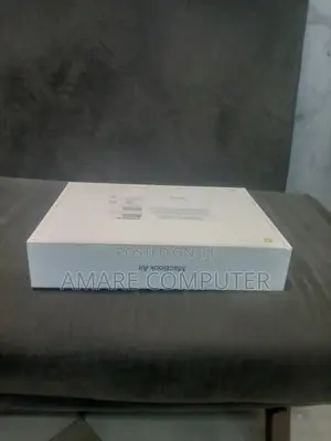 New Laptop Apple MacBook 16GB Apple M3 SSD 256GB