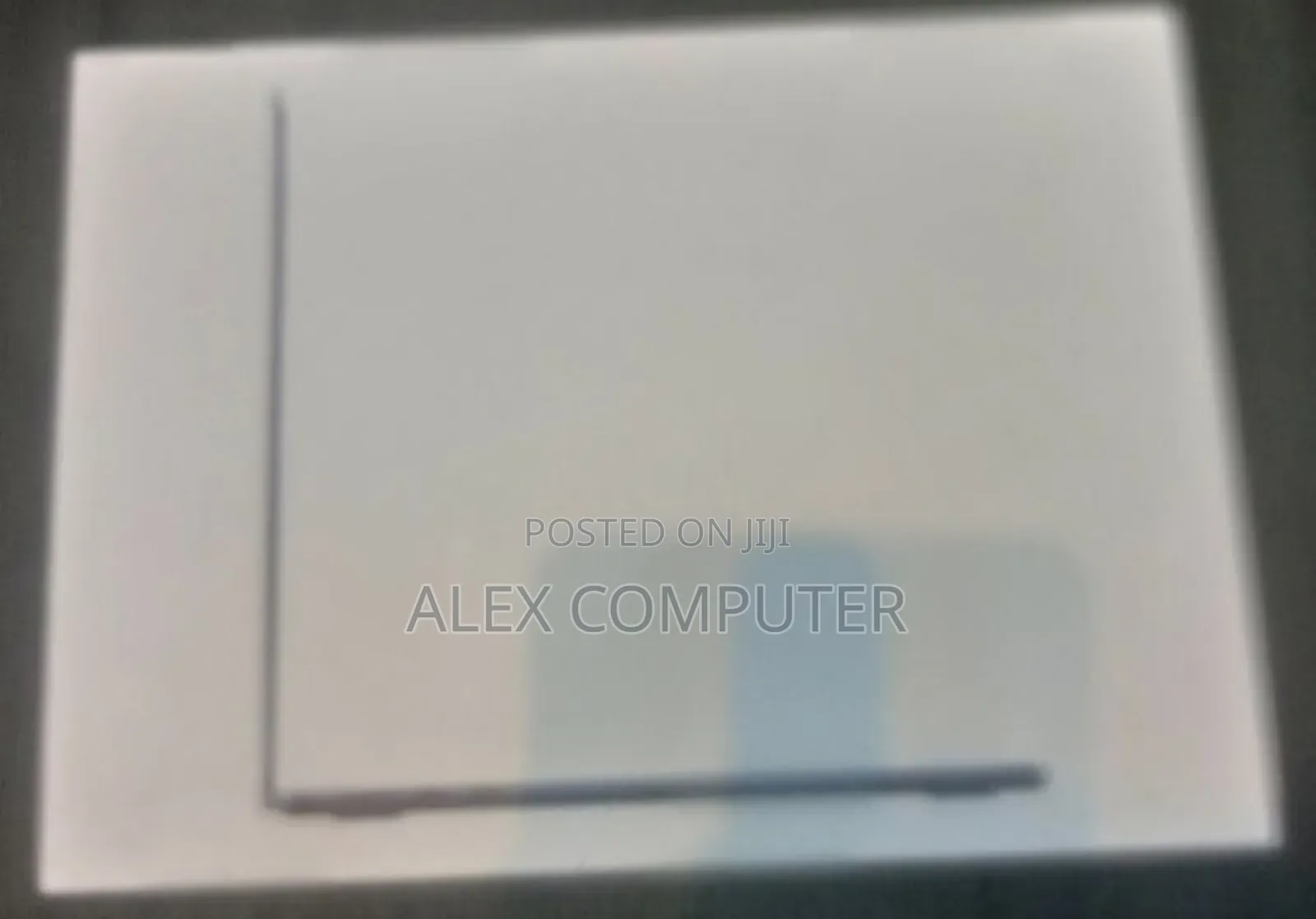 New Laptop Apple MacBook Air 2024 M3 13-Inch 16GB Apple M3 SSD 256GB