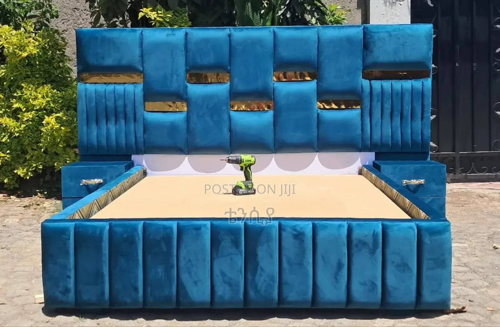 አሚኒ ጨርቅና ሌዘር አልጋዎች