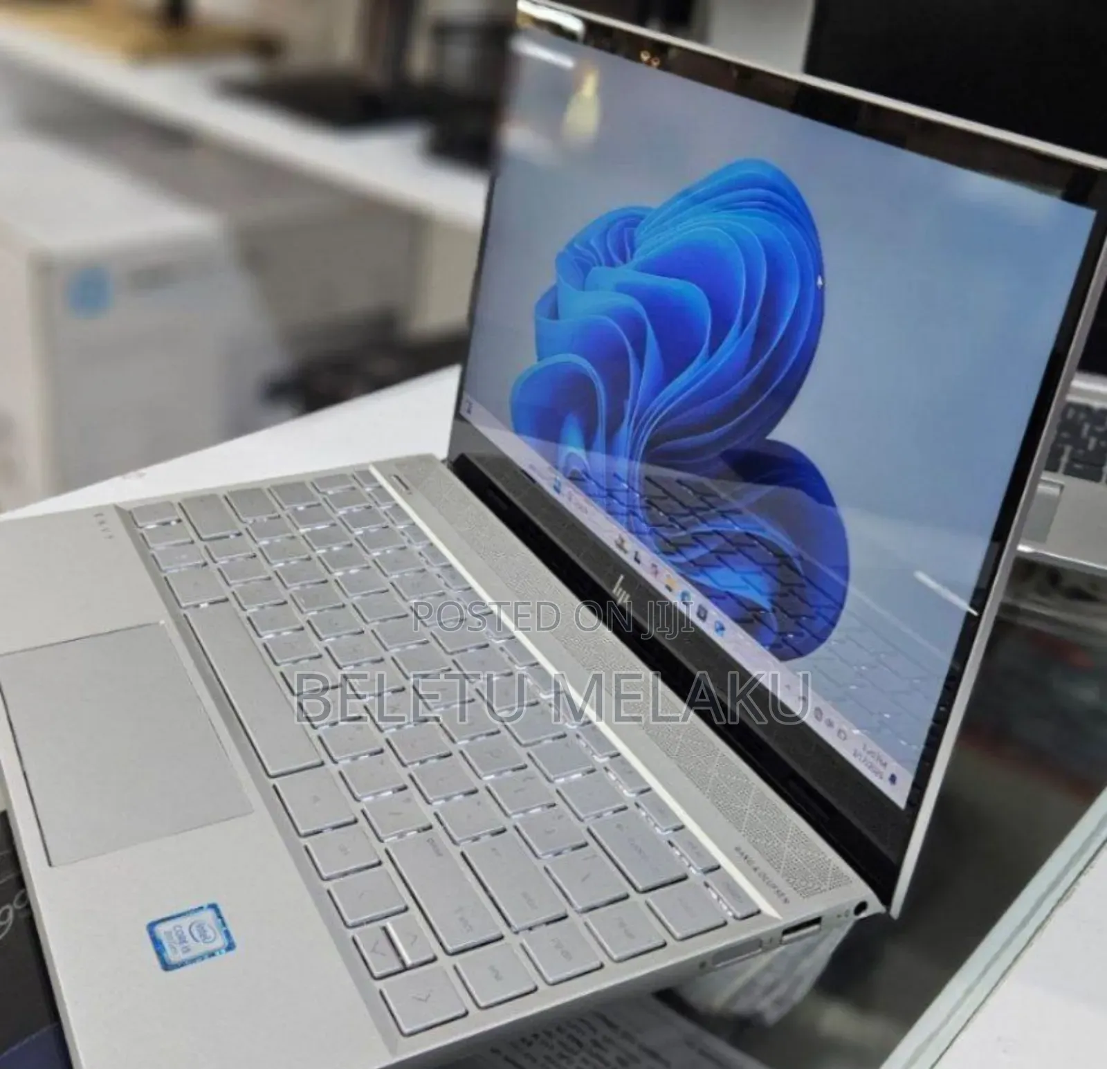 New Laptop HP Envy 13 8GB Intel Core I5 SSD 256GB