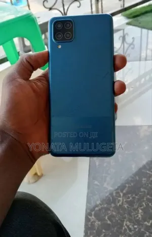 Samsung Galaxy A12 64 GB Blue