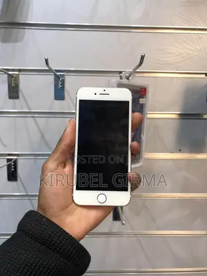 Photo - Apple iPhone 7 32 GB Rose Gold