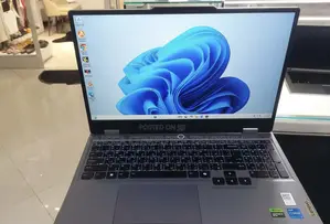 New Laptop Lenovo LOQ 15ARP9 16GB Intel Core i5 SSD 512GB