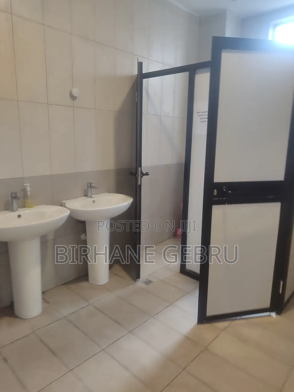 Luxury Apartiment Rent for Office