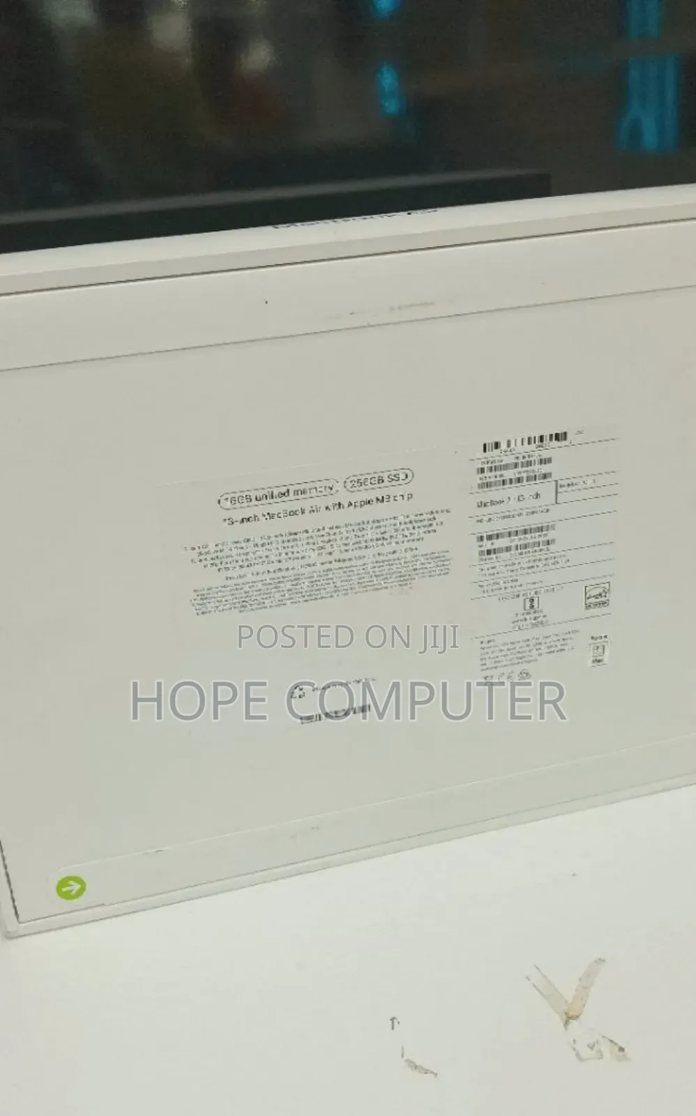 New Laptop Apple MacBook Air 2024 M3 13-Inch 16GB Apple M3 SSD 256GB