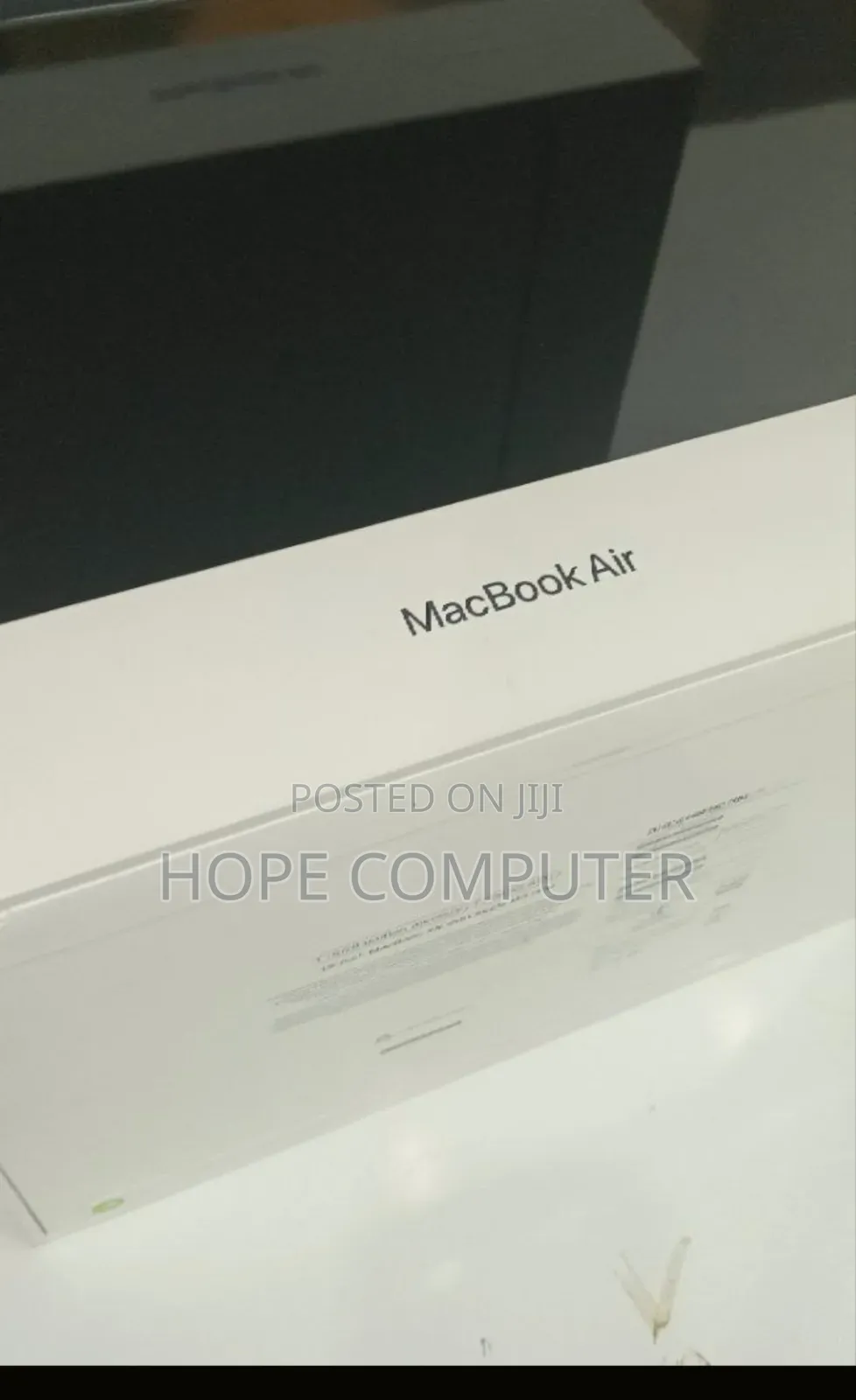 New Laptop Apple MacBook Air 2024 M3 13-Inch 16GB Apple M3 SSD 256GB