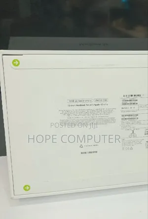 New Laptop Apple MacBook Air 2024 M3 13-Inch 16GB Apple M3 SSD 256GB