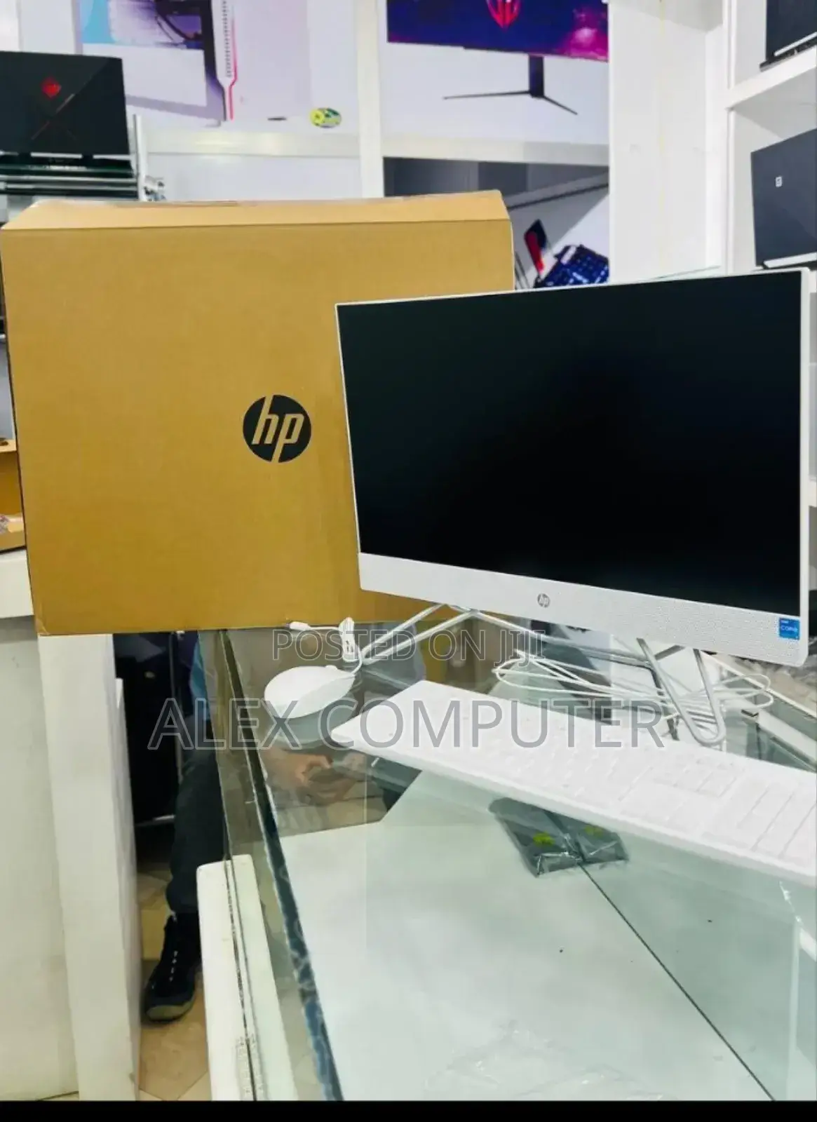 New Desktop Computer HP 200 G4 All-in-One 8GB Intel Core I7 SSD 512GB